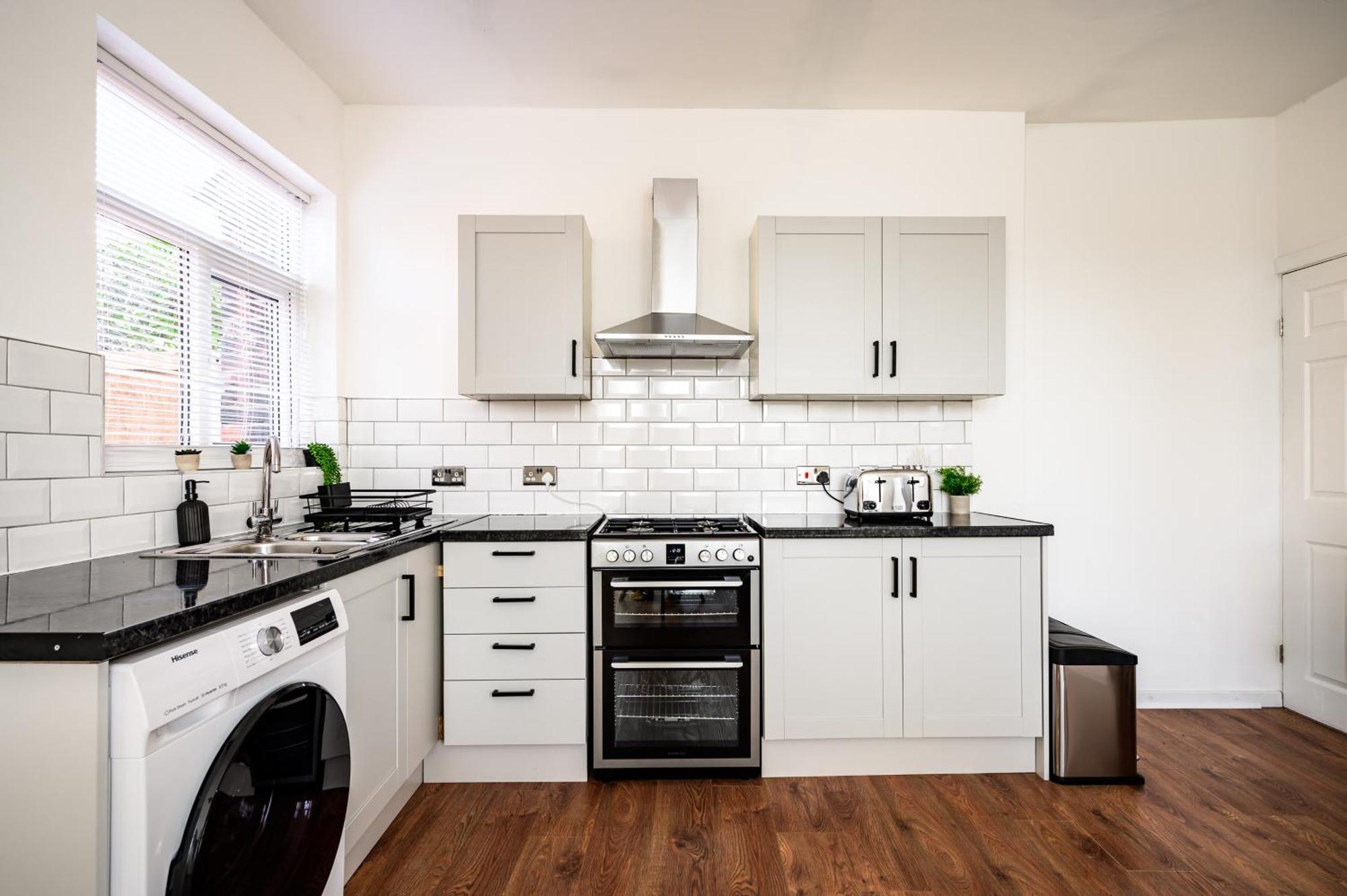 Stylish 3br - Near Deansgate - Perfect For Work, Leisure & Stadium Visits With Parking * Manchester